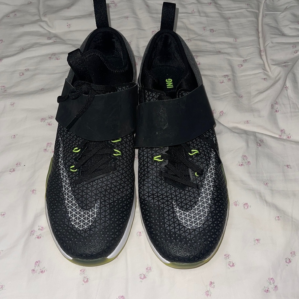 Nike zoom training sneaker. Like new.
